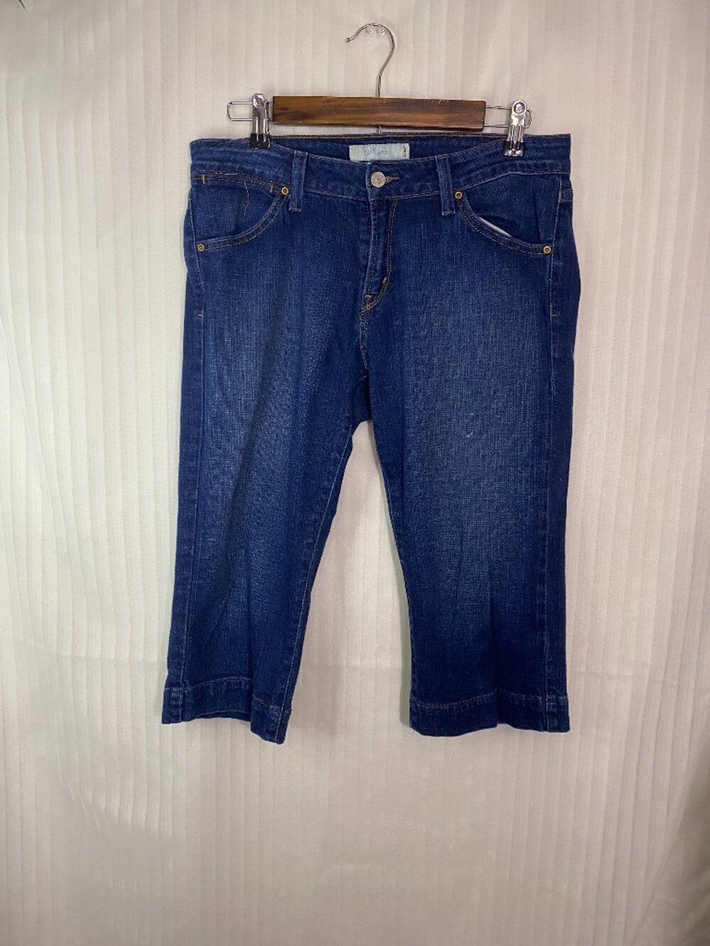 Levi's 545 Women's Denim Capri Jeans Blue Mid Rise Stretch Cropped Size 10